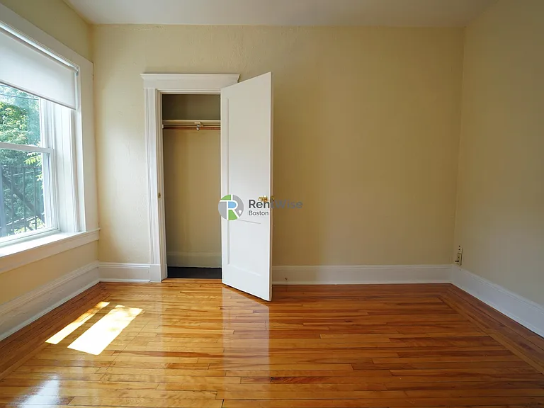242 Kelton St #8 — Photo 12