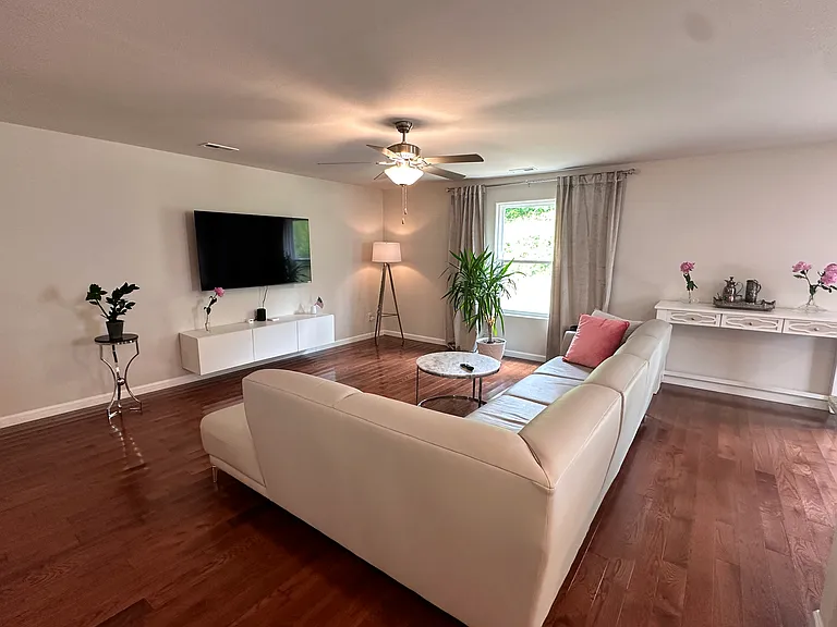 4058 Meredith Woods Ln — Photo 8