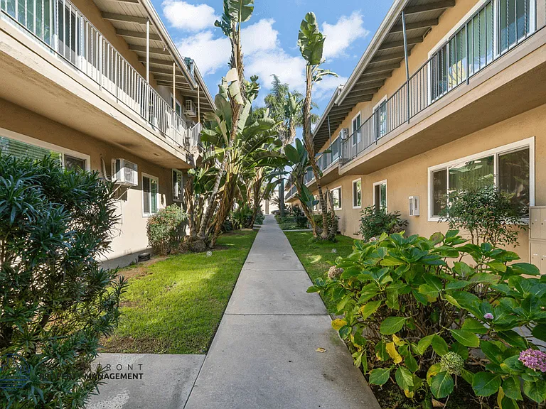 835-845 Glenway Dr. — Photo 10
