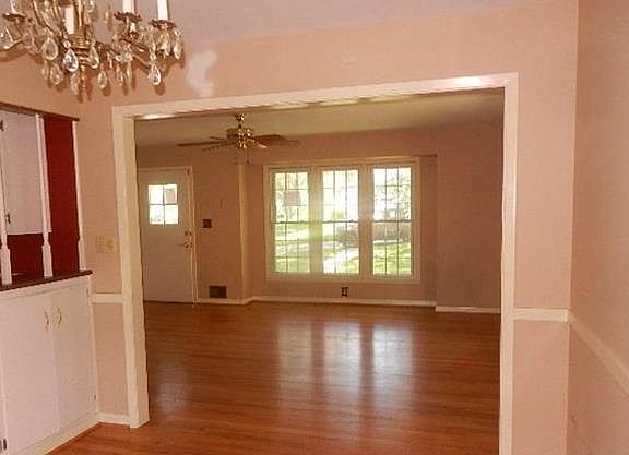 5th image of 7327 W 89th St