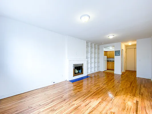Rented by Compass | media 7