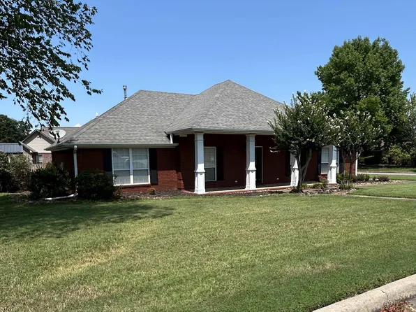 2008 W 8th St, Russellville, AR 72801