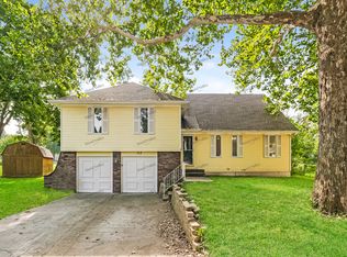 512 S Wabash Ct, Olathe, KS 66061