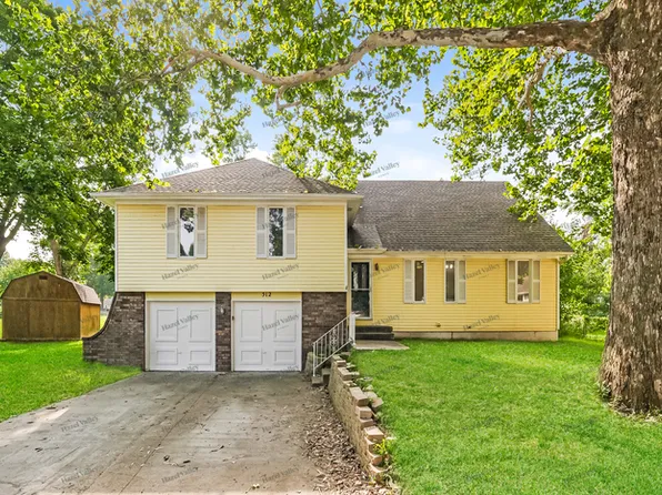 512 S Wabash Ct, Olathe, KS 66061