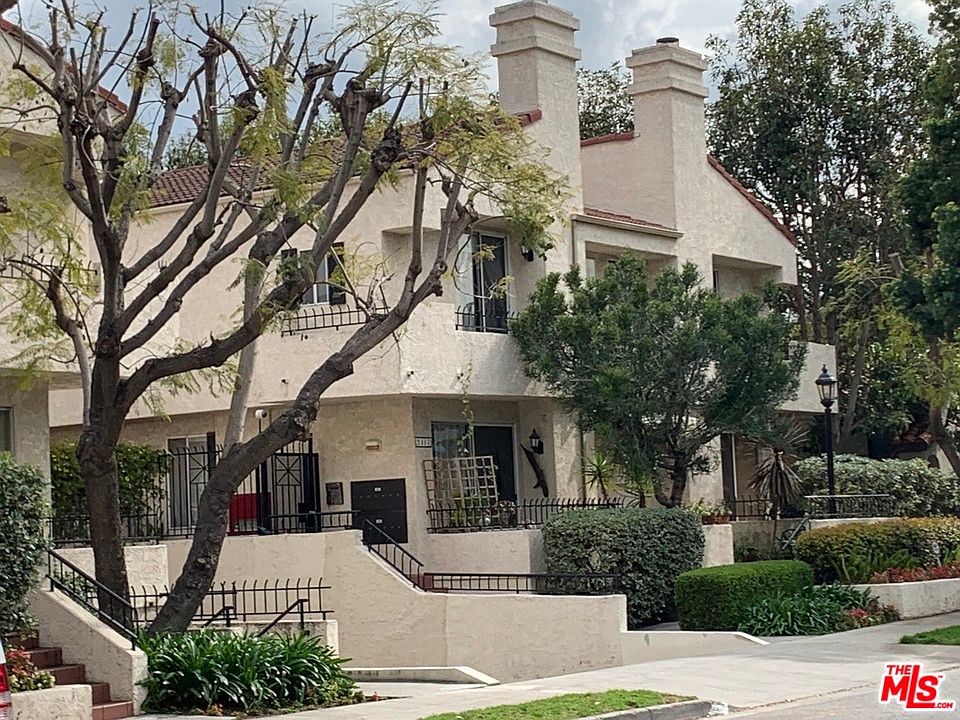 1st image of 2417 34th St Unit 13