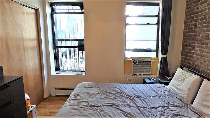 1st image of 305 E 91st St #3D