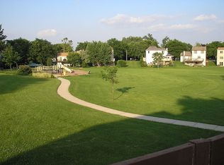 5099 Kingston Dr, Hoffman Estates, IL 60010