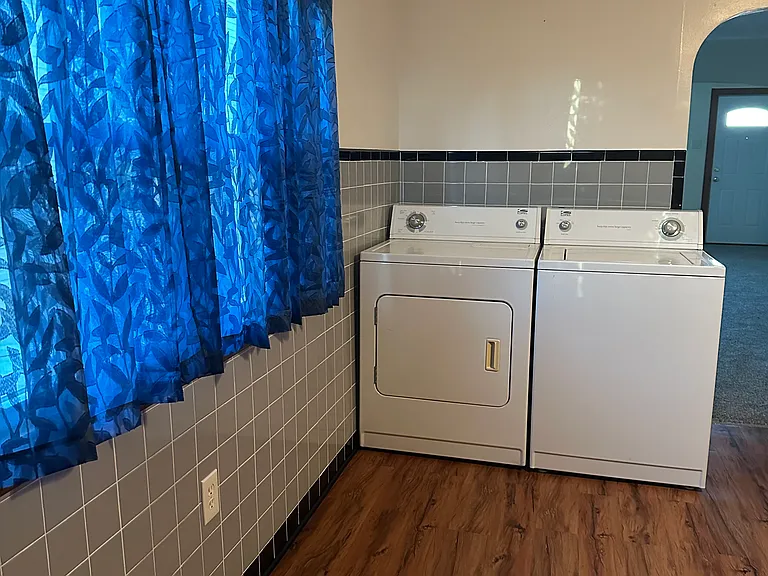 79 Center St — Photo 2