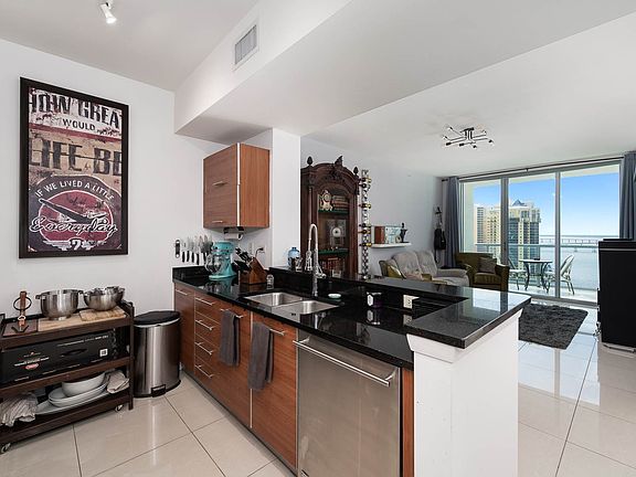 5th image of 3000 Oasis Grand Blvd APT 1706