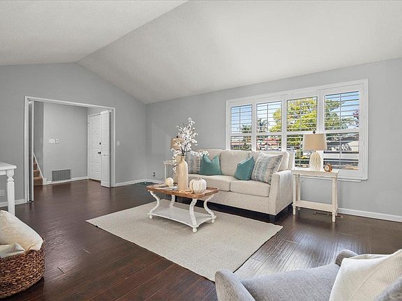 5th image of 2079 Flintcrest Dr