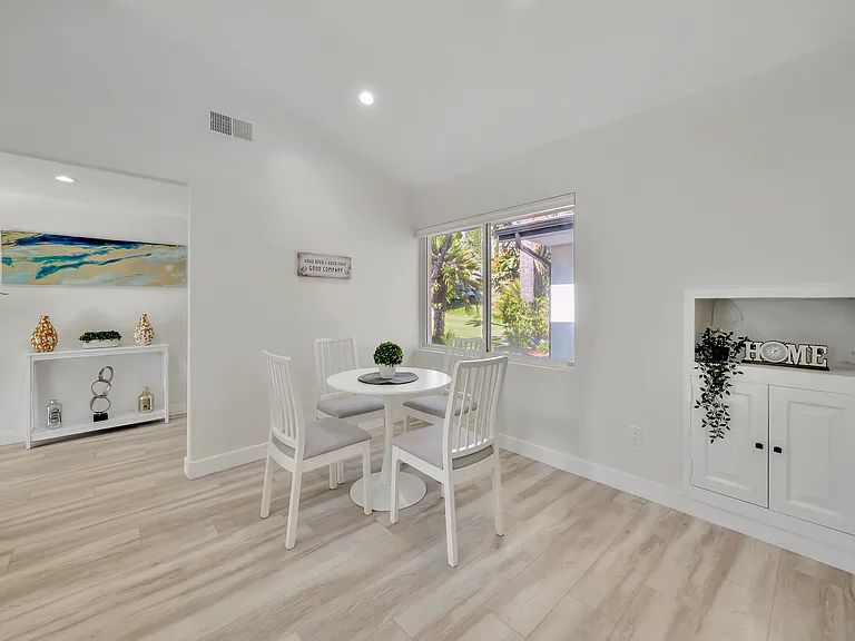5565 Ostin Ave — Photo 29