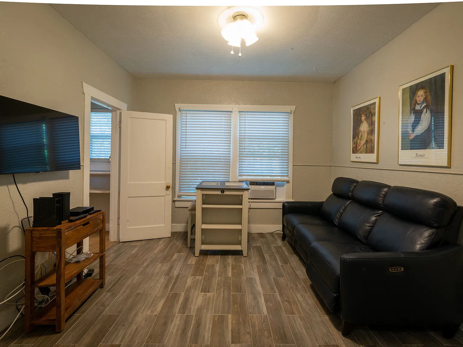 1211 Jerome St — Photo 1