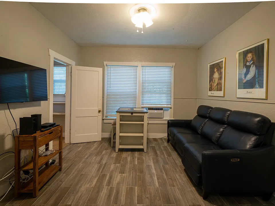 1211 Jerome St #103-201-203