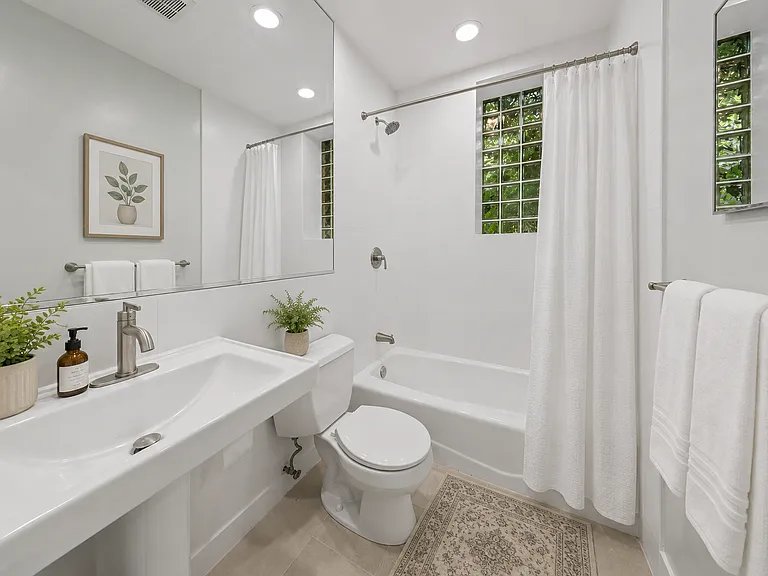 2023 W Roscoe St #1R — Photo 10