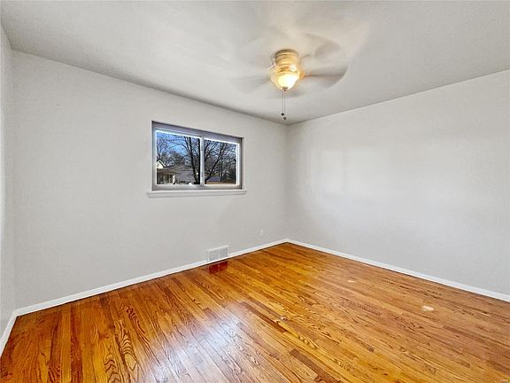 4th image of 420 Golden Valley Dr