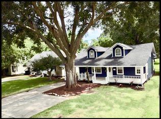 146 Hilldale Dr, Nederland, TX 77627