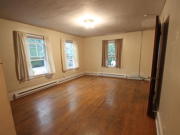 2nd image of 439 University Ave #8