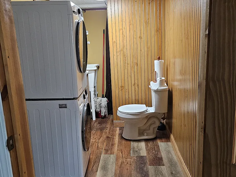 4628 Tyler St — Photo 4