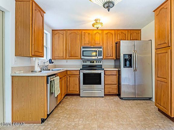 4th image of 736 5th St