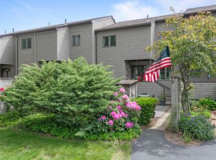 226 Fishing Cove Rd, North Kingstown, RI 02852
