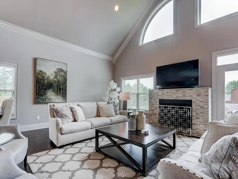 1112 Andalusian Way — Photo 10