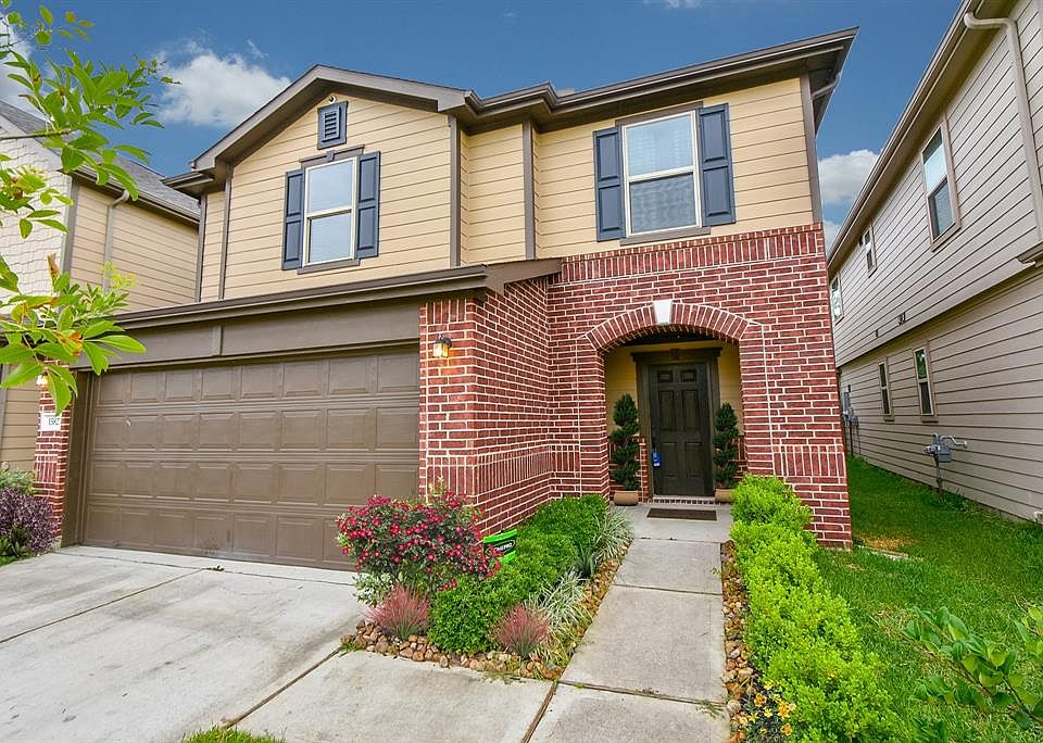 1st image of 15827 Copper Springs Ln