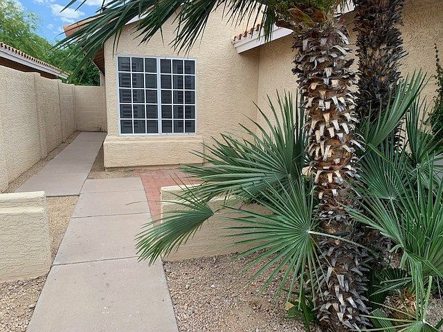 1st image of 8049 W Paradise Dr