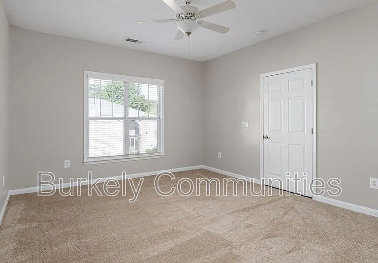 104 Thornton Ct #E — Photo 6