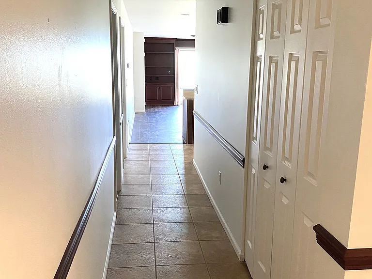 634 W 2nd St #306 — Photo 20