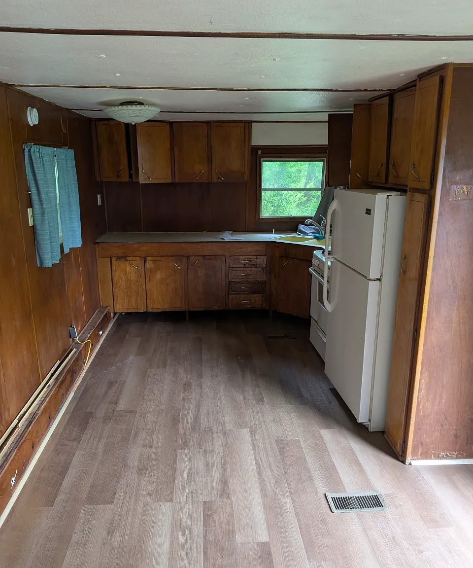 10493 Linndale Ave — Photo 2