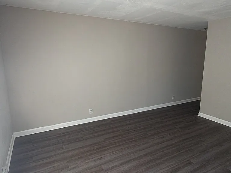 807 Holder Ct — Photo 6