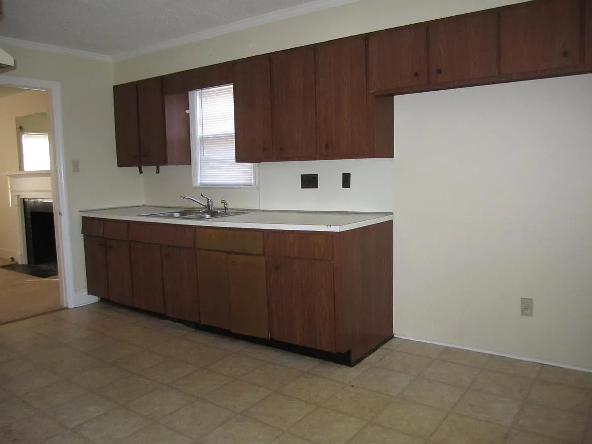 2 bed, $1,000 — Photo 3