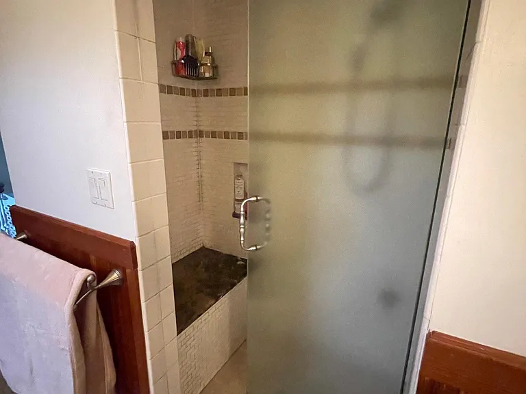 1013 Walnut St — Photo 14