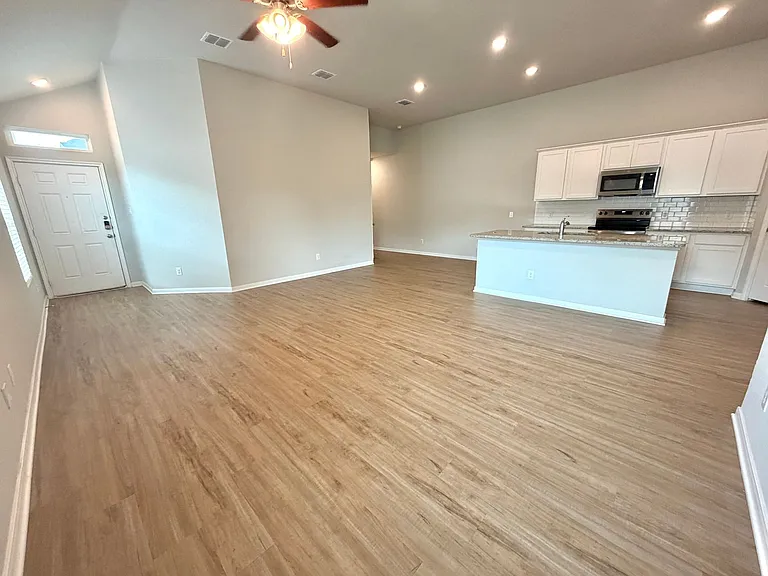 153 Nespral Dr — Photo 4
