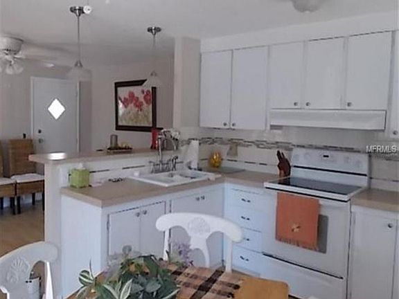 3rd image of 7302 Americana Dr NE