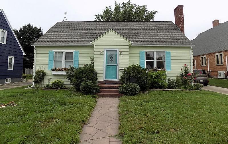 127 W Irwin St, Bad Axe, MI 48413 Zillow