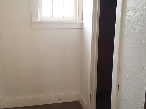 5th image of 5426 Greenwood St