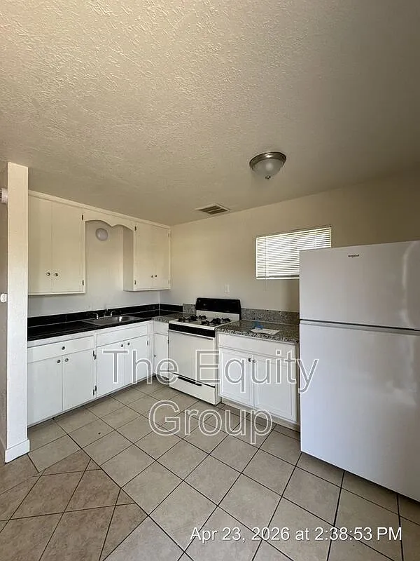 Building Photo - 340 S Blackstone St #D