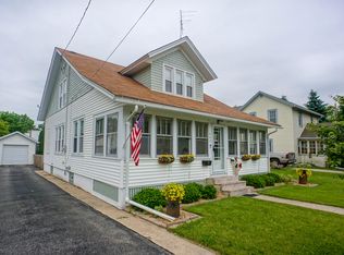 460 Wood St, Oconomowoc, WI