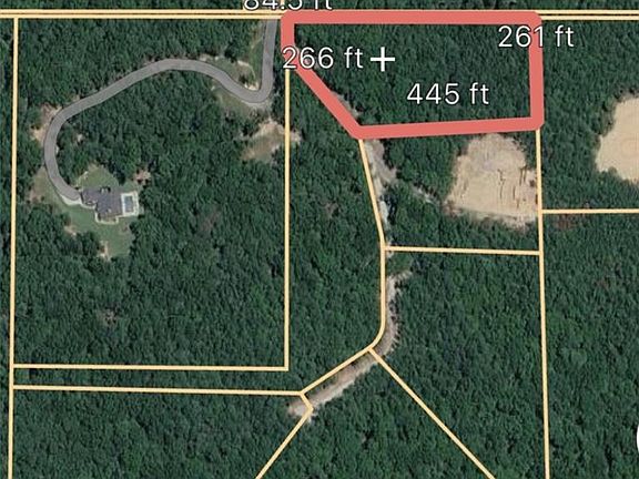4th image of 16 Vineyard Dr #1