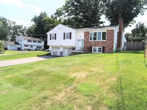 2 Skyline Dr, Framingham, MA 01701