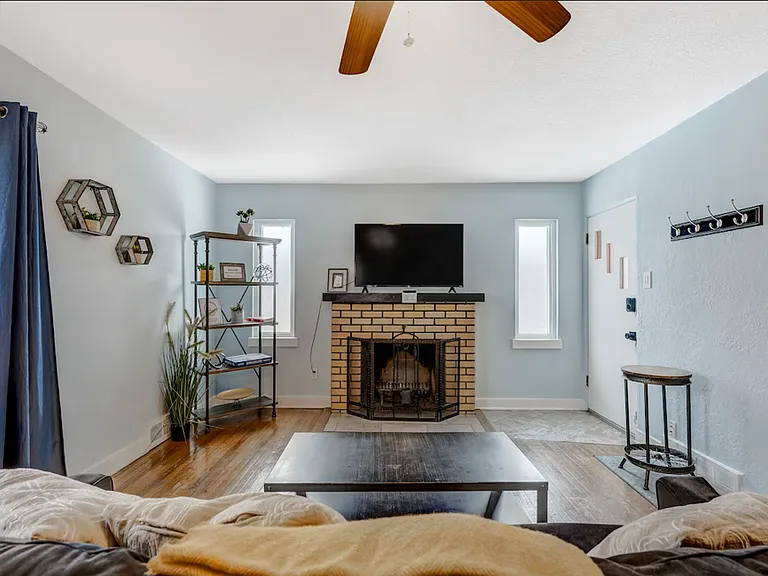 2533 E Buena Ventura St #1 — Photo 6