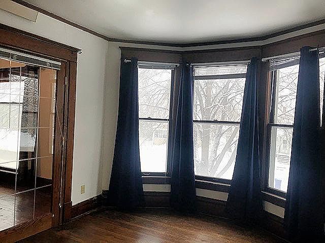 Use as Dining room or 3rd Bedroom.
(10x11)
