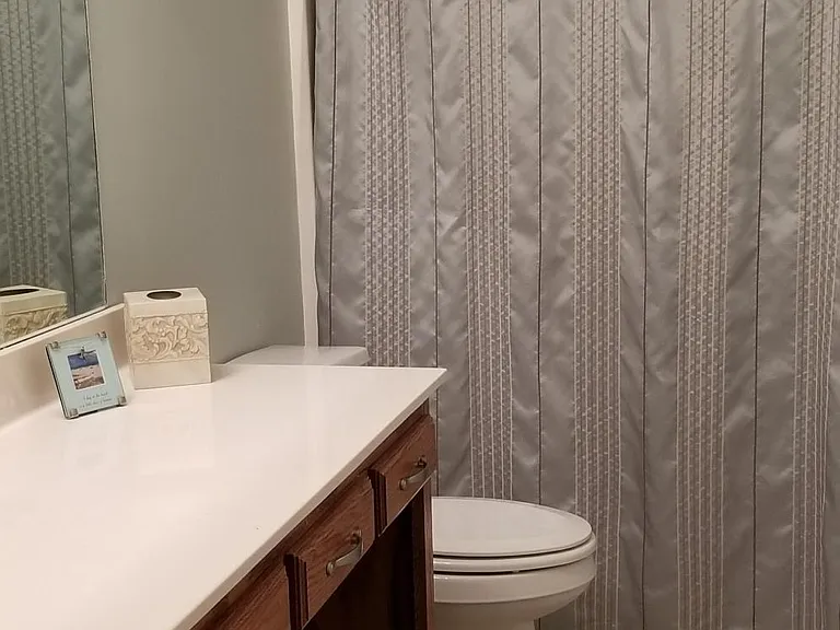 Upstairs full bath