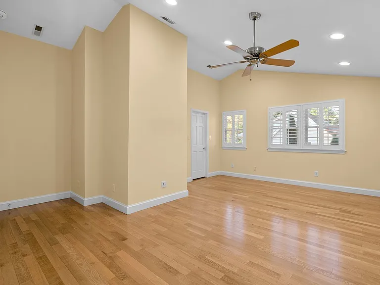 4116 Warner St — Photo 26