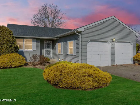 15 Weston Court, Marlboro, NJ 07746