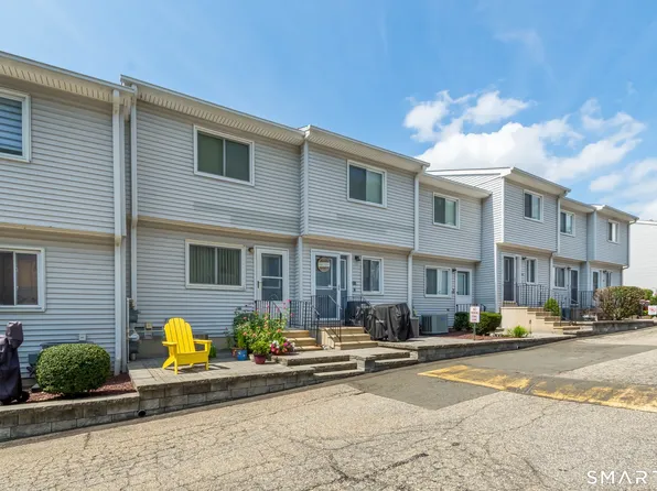 273 Derby Avenue #305, Derby, CT 06418