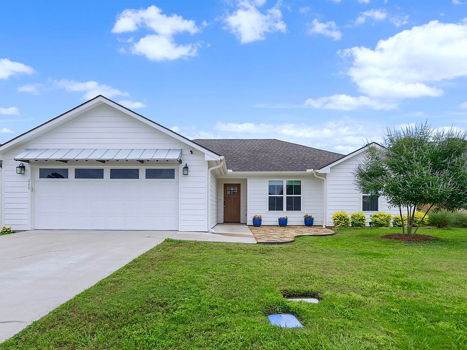 1st image of 111 Lainey Ln