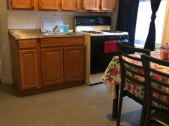 5th image of 148 Summit Ave APT 5