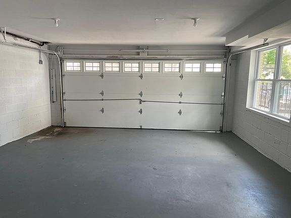3rd image of 111 Chelsea Ave #111